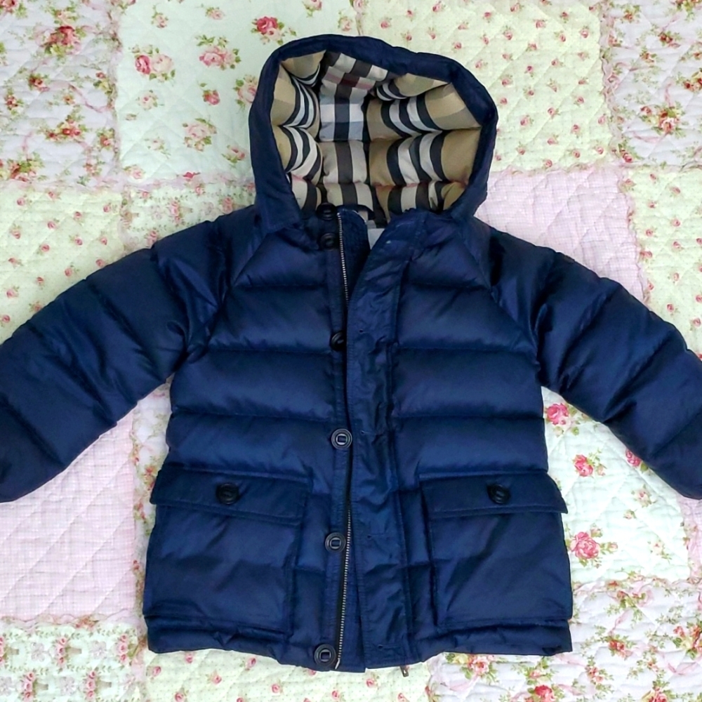 $365 Burberry children real down feather puffer navy 3Y